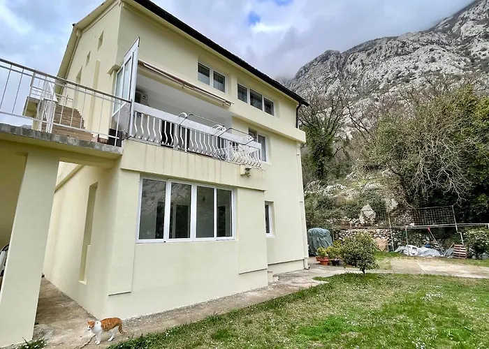 Apartments Lav