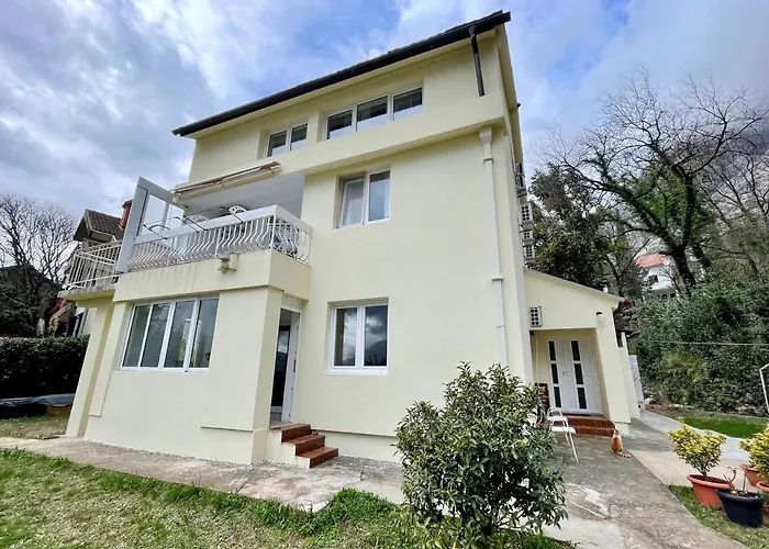 Apartments Lav