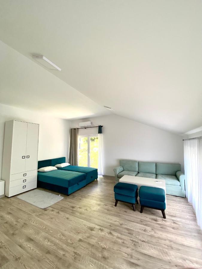 Apartment Lav *